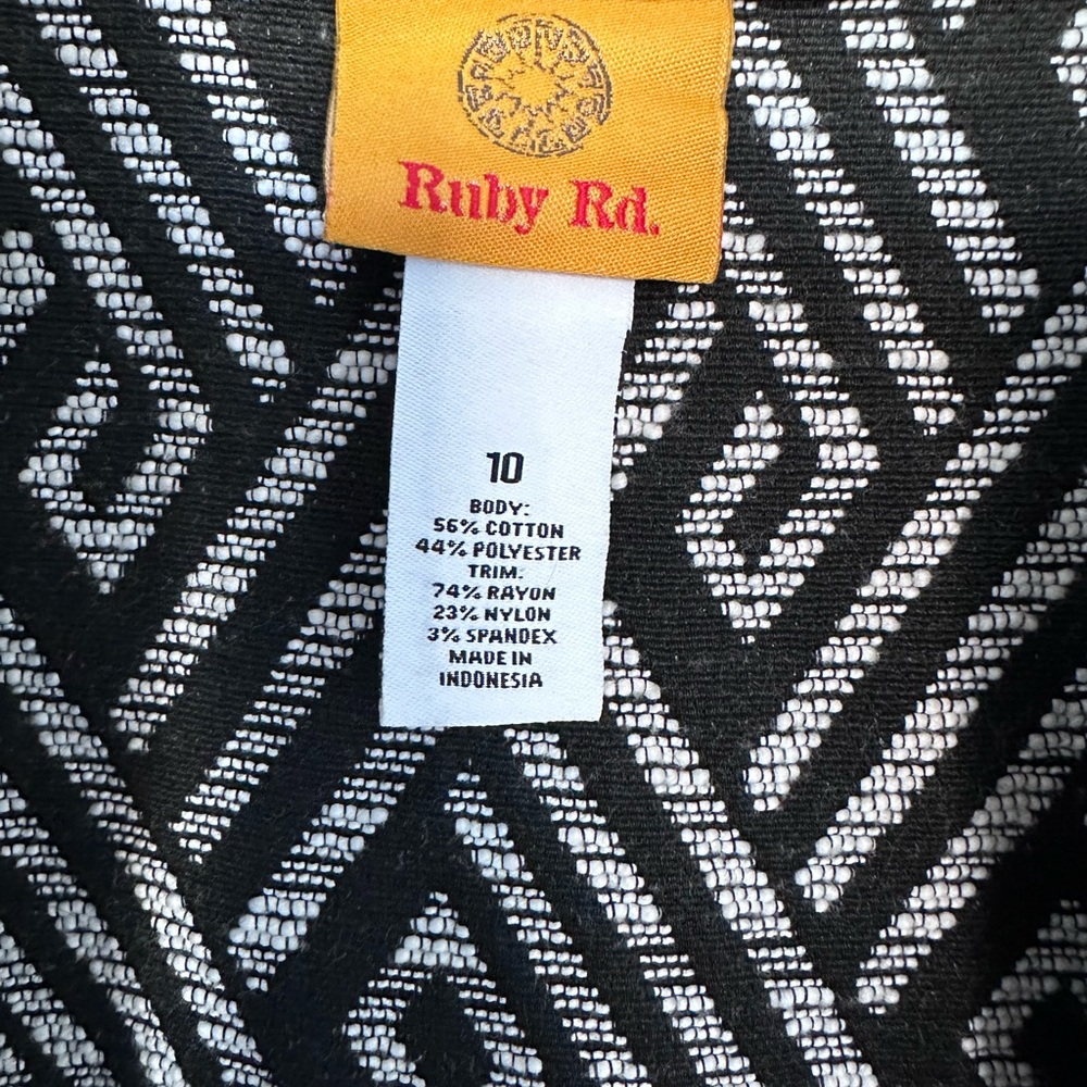 Ruby Rd. Black And White Geometric Blazer - image 5